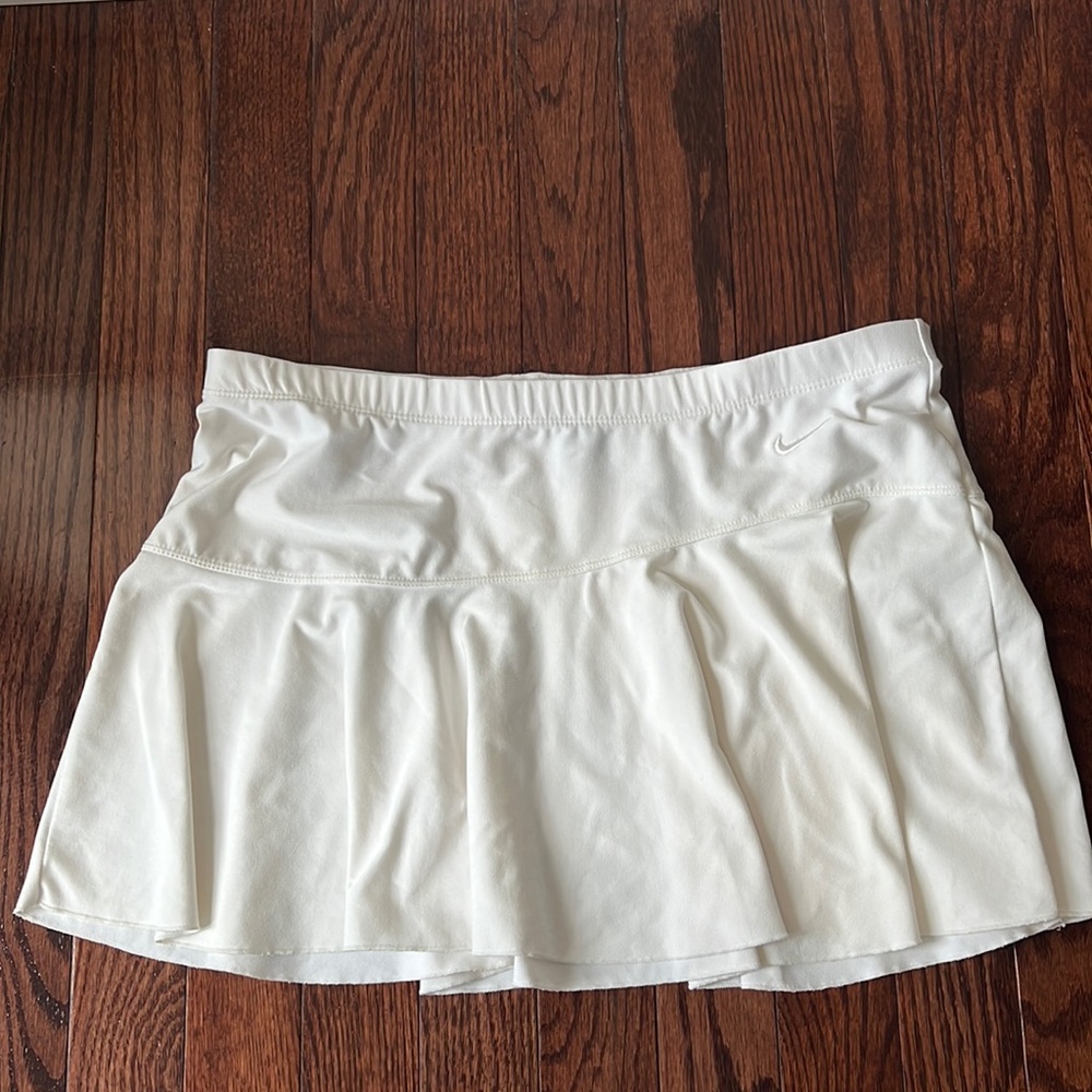 Size Small (4-6) White Nike Tennis Skirt